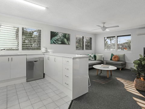 Riverside Location Noosa Sound - Rental Cars 1