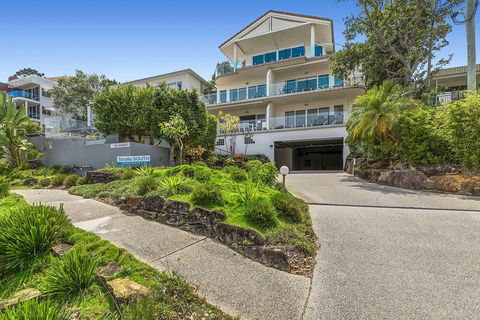 Impressive Views Of Noosa Unit 8 Taralla 16 Edgar Bennett Avenue Noosa Heads - Rental Cars 0