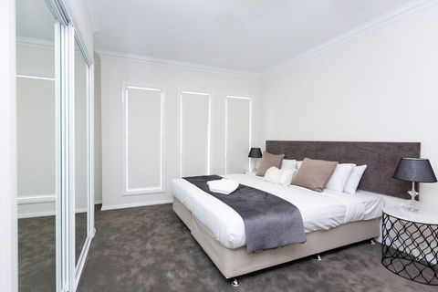 Wagga Apartments 3 - Rental Cars 4