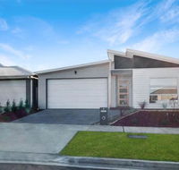 Brand New Home 10 mins to Beach Torquay Geelong Deakin Hospitals - Rental Cars