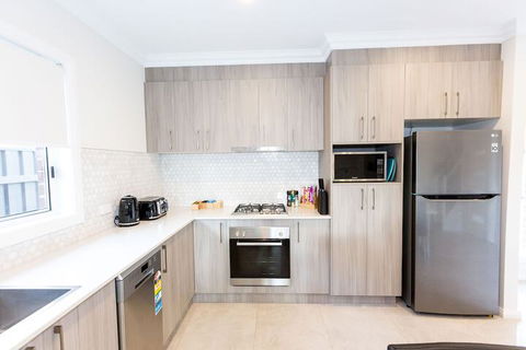 Wagga Apartments 5 - Rental Cars 1