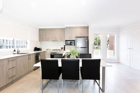 Wagga Apartments 5 - Rental Cars 2