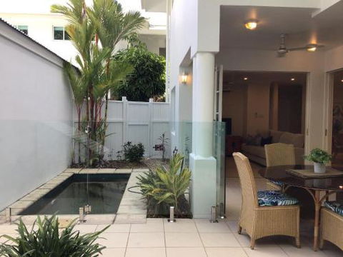 Walk To The Ocean In Five Minutes - Rental Cars 1