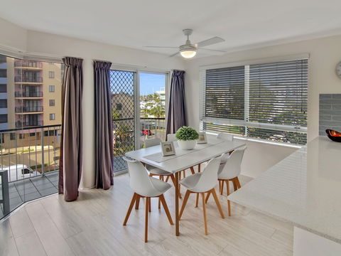 MAINSAIL8 - Mooloolaba Beach - Rental Cars 2