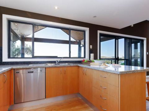 Venabu On Garuwa 20 Garuwa Street Spectacular House With Fabulous Views - Rental Cars 5
