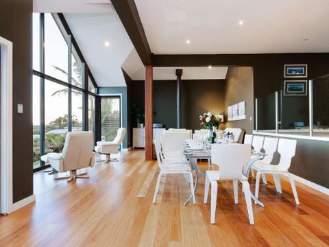 Venabu On Garuwa 20 Garuwa Street Spectacular House With Fabulous Views - Rental Cars 6