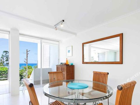 R & W Noosa Holidays 2 25 Allambi Rise - Rental Cars 0