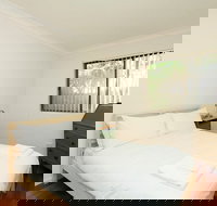 The Apartment Service RAND2 - Rental Cars