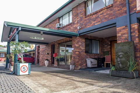 Arabella Motor Inn - Rental Cars 5
