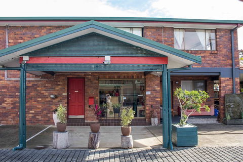 Arabella Motor Inn - Rental Cars 2