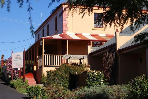 Meredith House - Rental Cars 1