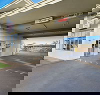 Adelaide Road Motor Lodge - Rental Cars