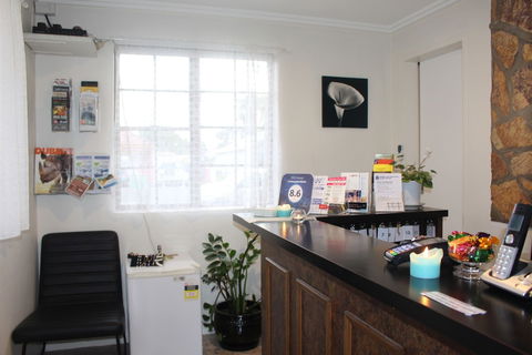 Dubbo Centrepoint Motel - Rental Cars 1