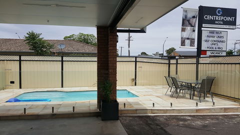 Dubbo Centrepoint Motel - Rental Cars 2