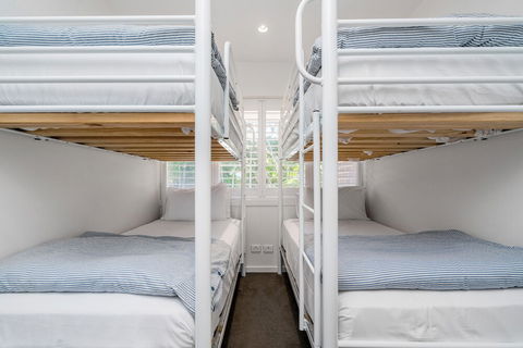 A Perfect Stay - 4 James Cook Apartments - Rental Cars 3