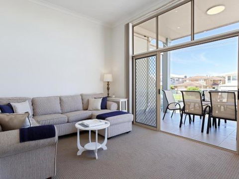 Walk On Birubi 1 / 40 Ocean Ave Pet Friendly WIFI Boat Parking & Water Views - Rental Cars 6