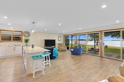 Kalimna Lakeside Living - Rental Cars 2