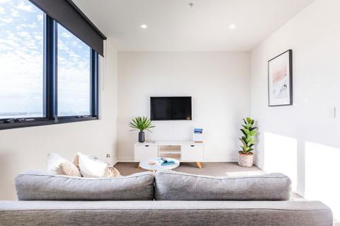 Boutique Apartment In Highly Sought After Arena - Rental Cars 2