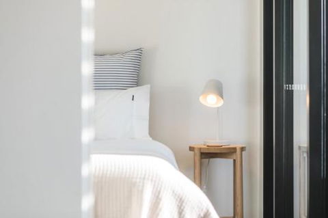 Boutique Apartment In Highly Sought After Arena - Rental Cars 6