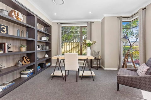 Luxury Brand New Home - Rental Cars 2