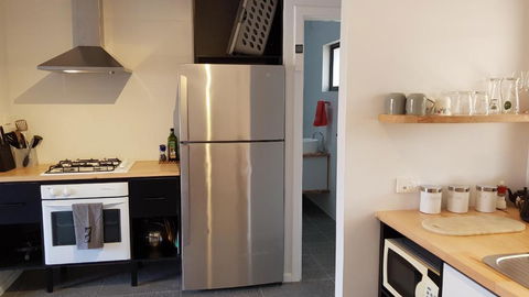 Red Ochre â€“ Large 1BR With Private Courtyard - Rental Cars 4