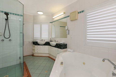 PRTFINO Ultimate Penthouse - Rental Cars 5