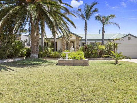 DIAMOND BAY RETREAT SORRENTO - Rental Cars 5