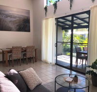 Baden 86 Rainbow Shores Walk To Beach Top Floor Air conditioned Unit - Rental Cars
