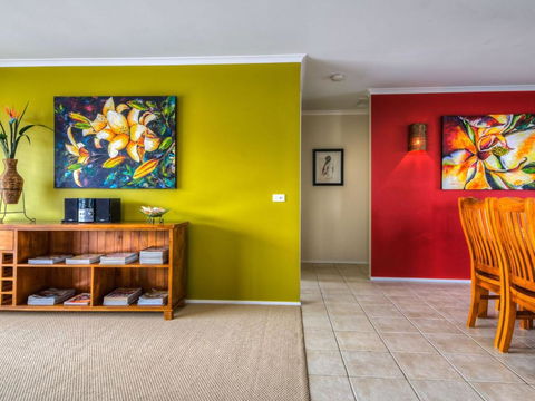 Art House - Rental Cars 3