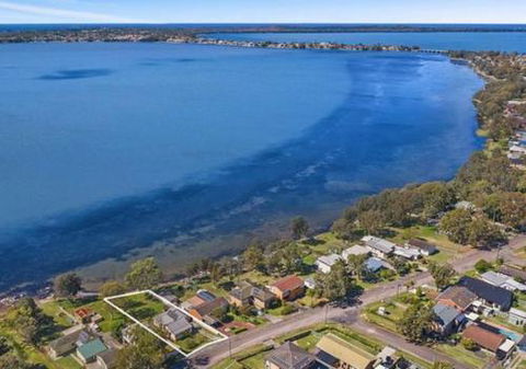 Convenient Location Close To Tuggerah Lake - Rental Cars 3