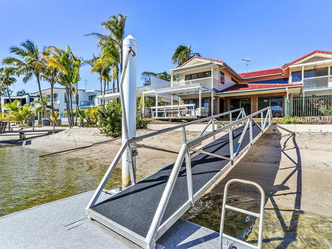 Convenience Space & Location Noosa Heads - Rental Cars 1
