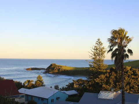WHALE WATCH FOR FOUR Gerringong 4pm Check Out Sundays - Rental Cars 3