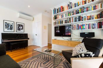 KIM 2BDR West Melbourne Apartment - Rental Cars 0