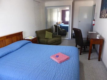 Tanoshii Spa & The Edge Spa Stay - Rental Cars 2