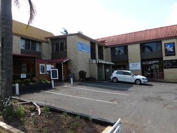 Tanoshii Spa & The Edge Spa Stay - Rental Cars 0