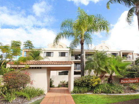 Beachport 14 Newly Renovated 2 Bedroom Apt On Parkyn Parade With Aircon - Rental Cars 5
