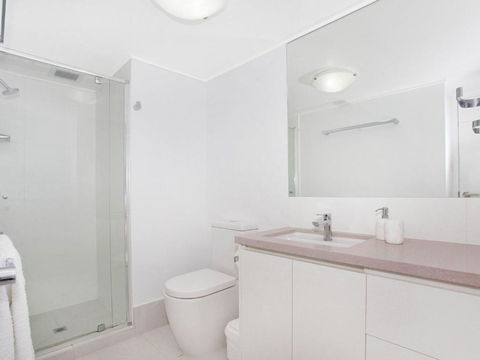 Beachport 14 Newly Renovated 2 Bedroom Apt On Parkyn Parade With Aircon - Rental Cars 3