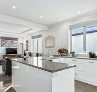 Wellington Street Cottage - Rental Cars