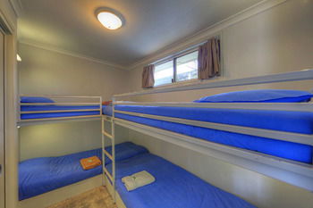 Kahlers Oasis Caravan Park - Rental Cars 3