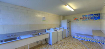 Kahlers Oasis Caravan Park - Rental Cars 2
