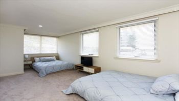 The Apartment Service COLRY - Rental Cars 5