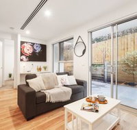Iris Apartments by Ready Set Host - Rental Cars