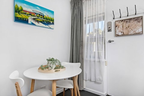 Bayscape Studio Glenelg - Rental Cars 3