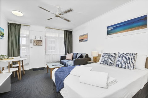 Bayscape Studio Glenelg - Rental Cars 1