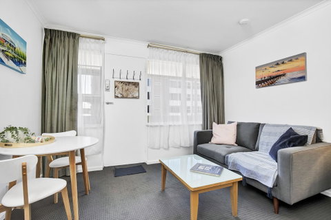 Bayscape Studio Glenelg - Rental Cars 2