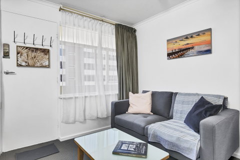 Bayscape Studio Glenelg - Rental Cars 6