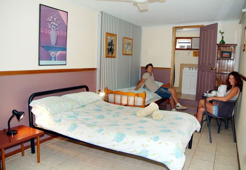Woolshed Eco Lodge - Rental Cars 5