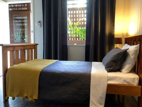 Five 3 Five - The Beachside Barracks - Rental Cars 3