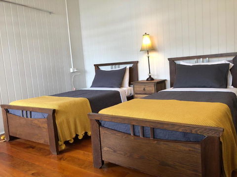 Five 3 Five - The Beachside Barracks - Rental Cars 4