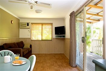 Darlington Beach Resort & Holiday Park - Rental Cars 6